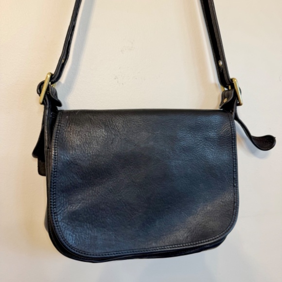Vintage 1990s Black Leather Patricia's Legacy Coach Saddle Style Shoulder Bag - Picture 4 of 15